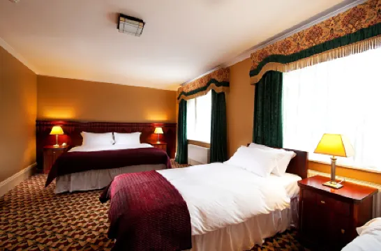 Riverbank House Hotel