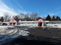 Red Carpet Inn Windom Hotels in Windom
