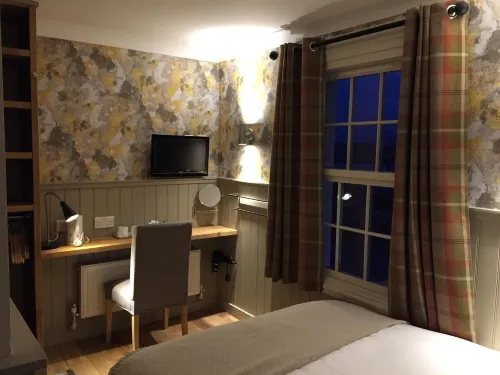 The Harbour Guest House Hotels in Irvine