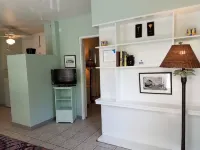 อเล็กซานเดอร์ พาล์มส์ คอร์ท