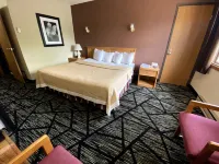 Woodland Inn & Suites - Motels