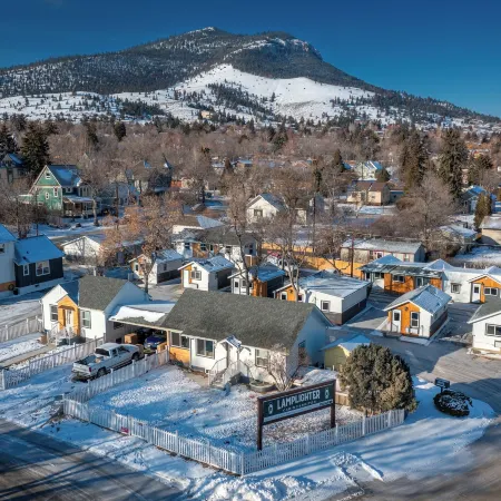 Lamplighter Cabins & Suites