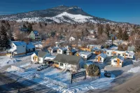 Lamplighter Cabins & Suites Hotels in Helena