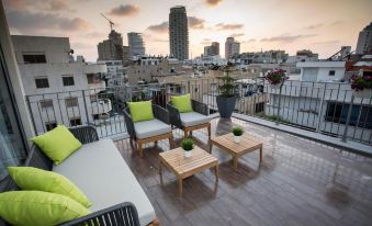 Emilia TLV