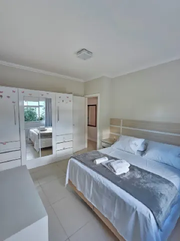 GH 英格萊斯 英國區附近的飯店