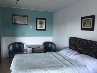 Powhatan Motel - parking
