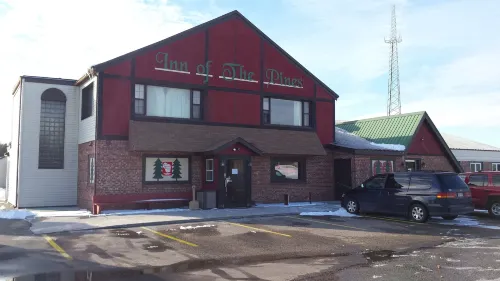 Inn of the Pines Hotels in Adams County