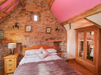 Pentre Barn Hotels near Sugarloaf Mountain