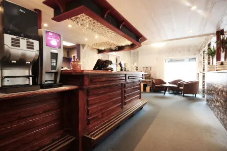 Napoli Resturant & Hotell As Отели в г. Саннесшёэн