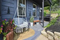 Yinz Retreat, above the City Home