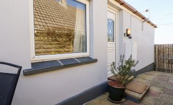 The Annexe, Laburnum - Housity