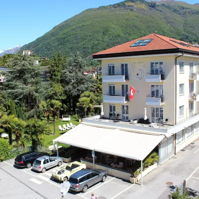 Hotel Luna Garni Hotels near Lido Ascona