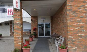 Lazy J Motel