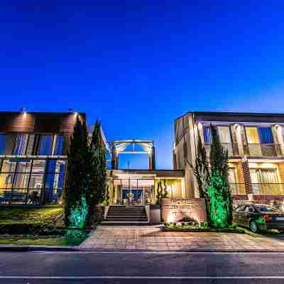 Golden Suites & Spa Hotel Exterior