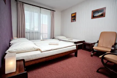 Villa Centrum Młodości Hotels in Августів