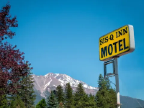 Sis Q Inn Hoteles en Weed