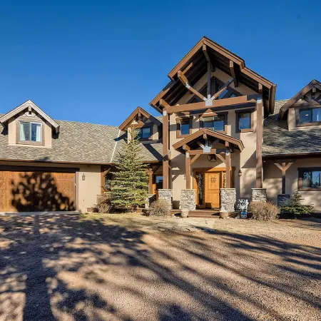 Idyllic Florissant Cabin w/ Patio & Hot Tub!