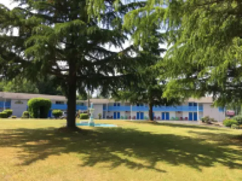 Fuller Lake Chemainus Motel Hotels in Chemainus