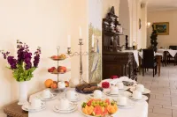 Schlosshotel Zum Markgrafen - breakfast