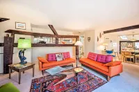 Creek Access & Deck: Runningwater Lancaster Gem - parking