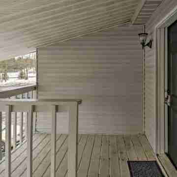 Mount Pocono Condo w/ Balcony, Near Mt Airy Casino Others