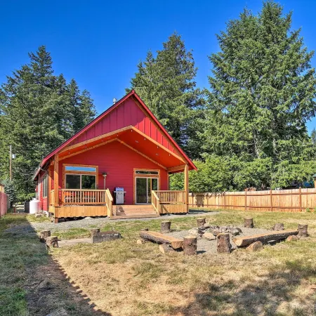 Rustic Cabin Near Mt Rainier Fire Pit and BBQ!