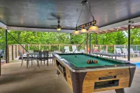 Reeds Spring Retreat w/ Lakeview Deck + Grill - que admiten mascotas