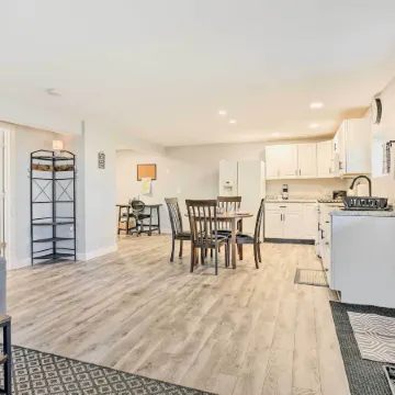 Charming Beacon Apt w/ Fire Pit: Near Hiking!