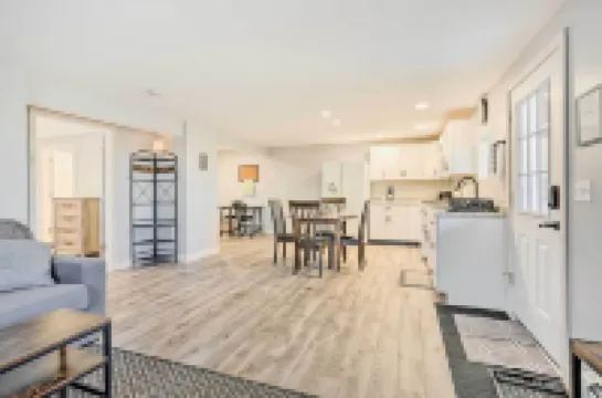 Charming Beacon Apt w/ Fire Pit: Near Hiking!