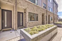 Boise Townhome w/ Rooftop Deck, 2 Mi to Downtown! - Apartments