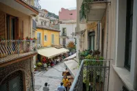 Luxurious house in the center of Taormina, with beautiful terrace