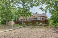 'Lazy RS Lakehouse' w/ Hot Tub & Dock in Warsaw! - 3-Sterne
