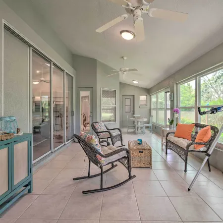 Crystal River Gem Near Three Sisters Springs!