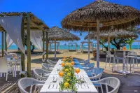 Pareus Beach Resort