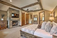 Walk to Lift: Luxe Villa w/ Hot Tub in Copper Mtn -  Ferienhäuser