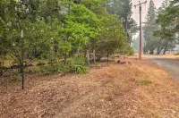 Step-Free Hawkins Bar Home Near Trinity River Hotels in Trinity County