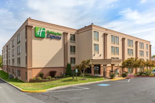 Holiday Inn Express Harrisburg SW - Mechanicsburg Hotels in Silver Spring Township