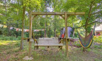 Charming Rusk Guest Cabin w/ Shared Yard