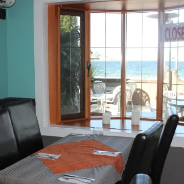 Tiki Shores Inn & Suites