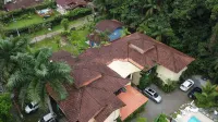 Pousada Recanto Dos Tangaras Hotels in Barra Do Sahy Beach