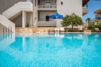 Irini Stalos Apartments - piscina