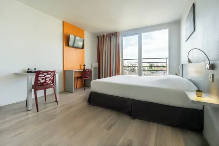 City Résidence Ivry Отели рядом со станцией Ivry-sur-Seine railway station