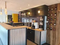 B&B Hotel Mons Gare - Quầy bar