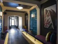 City Suites Hotel Hotels near Lakeview