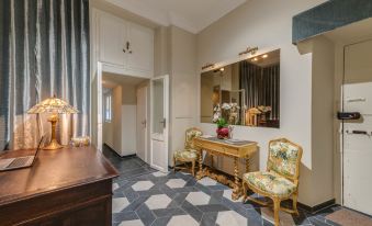 Adrianus Hotel