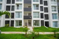 Cozy 2-Bedroom Retreat with Pool Access Hotels in 