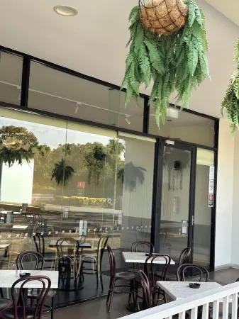 The Oaks Hotel Motel Отели в г. Шелл Ков