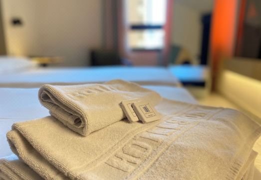 호텔 오닉스 피라 루프탑 수영장 이미지