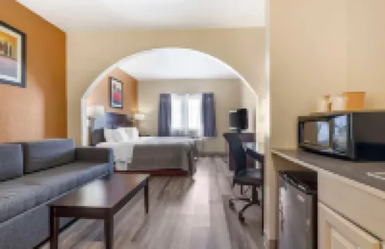 Quality Inn & Suites Wichita Falls I-44