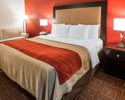 Quality Inn & Suites NJ State Capital Area Hotels in Falls Township